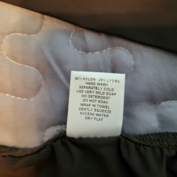 Tara Grinna Black Halter Top Bikini w/Removable Pads, Top Size D, Bottoms Sz. 10 - Picture 5 of 8